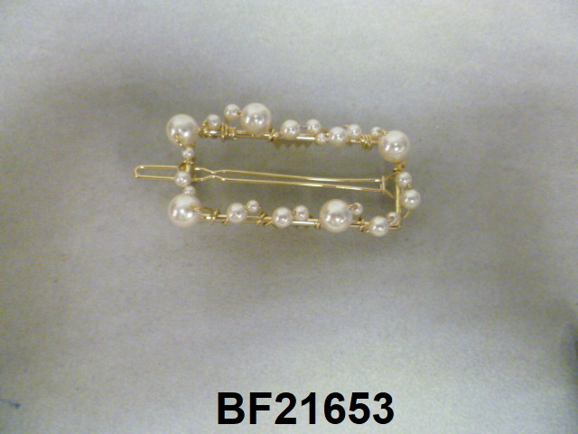 Metal Hair Clip With Pearls