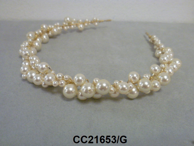 Metal Hedband With Pearls
